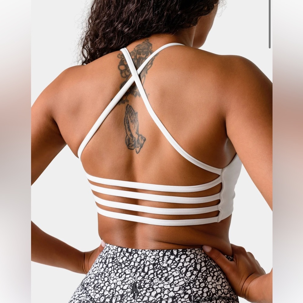 Kamo Fitness Iris Strappy Back Sports Bra | NWOT